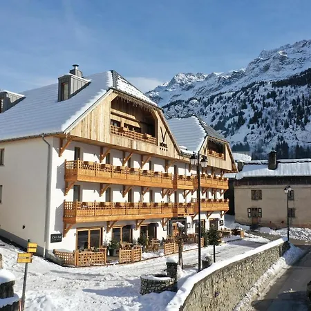 Le V De 4*