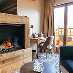 Le V De 4*
