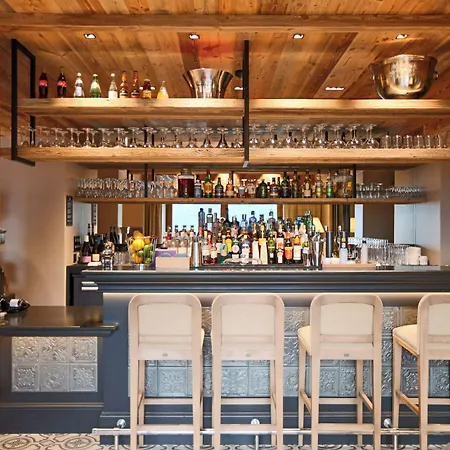 Le V De Hotel 4*